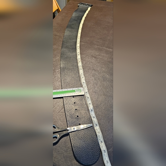 SOLD size 18-22 - wide leather belt, fits waist 35-40in (89-102cm) - M&S Per Una - Picture 5 of 16